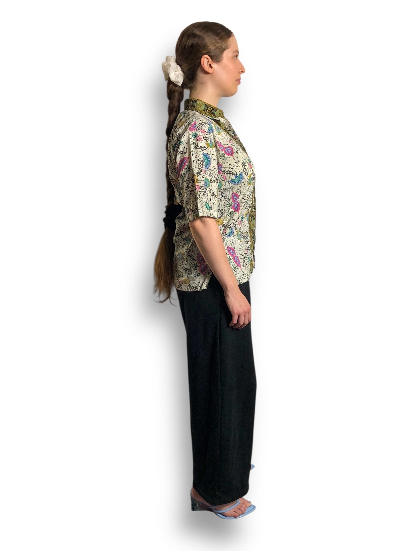 90’s/Y2K White Graphic Print Button Down Shirt (M/L)