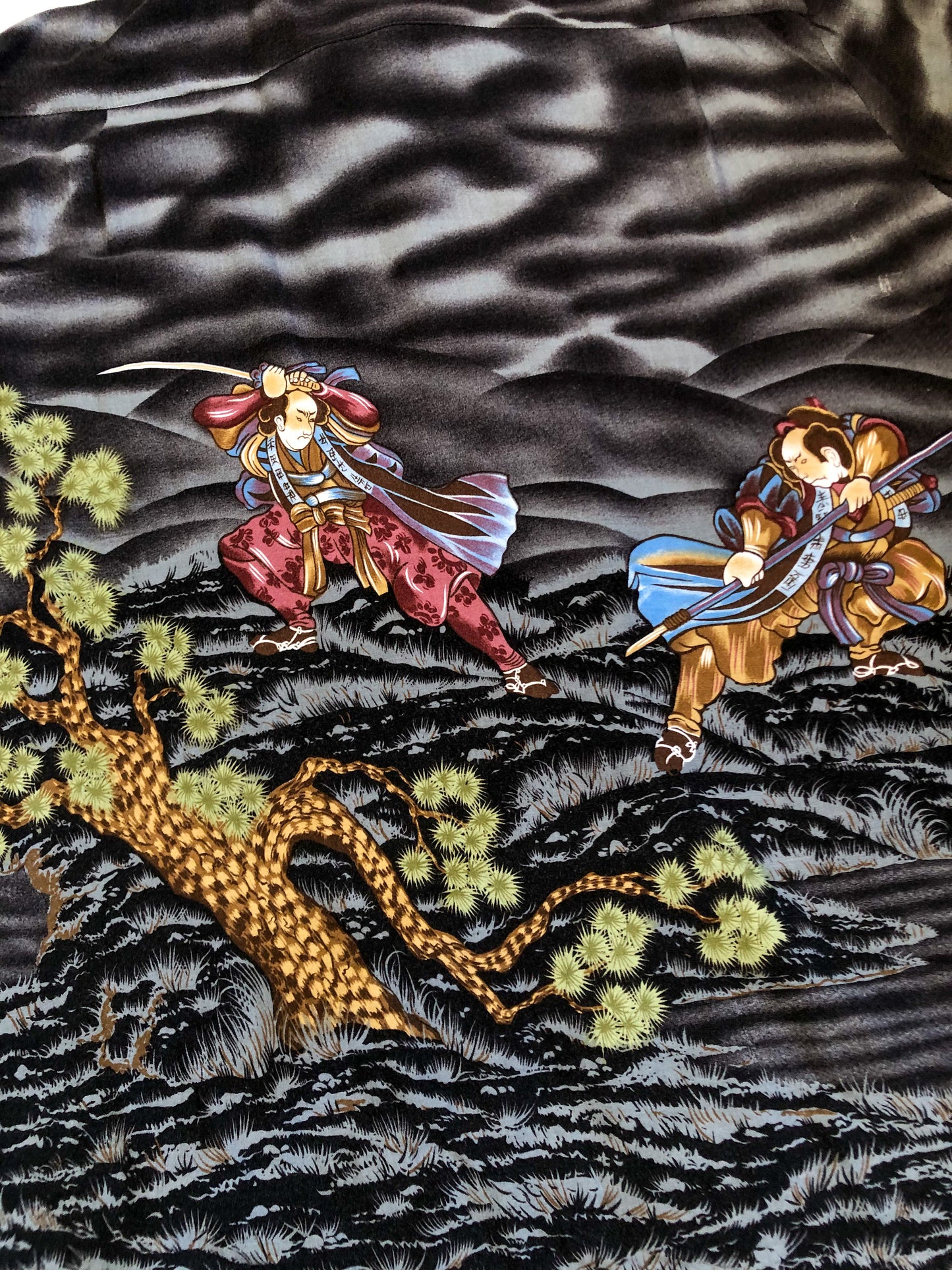 90’s Red Dragon by Kensington Graphic Print Button Down Shirt (L)