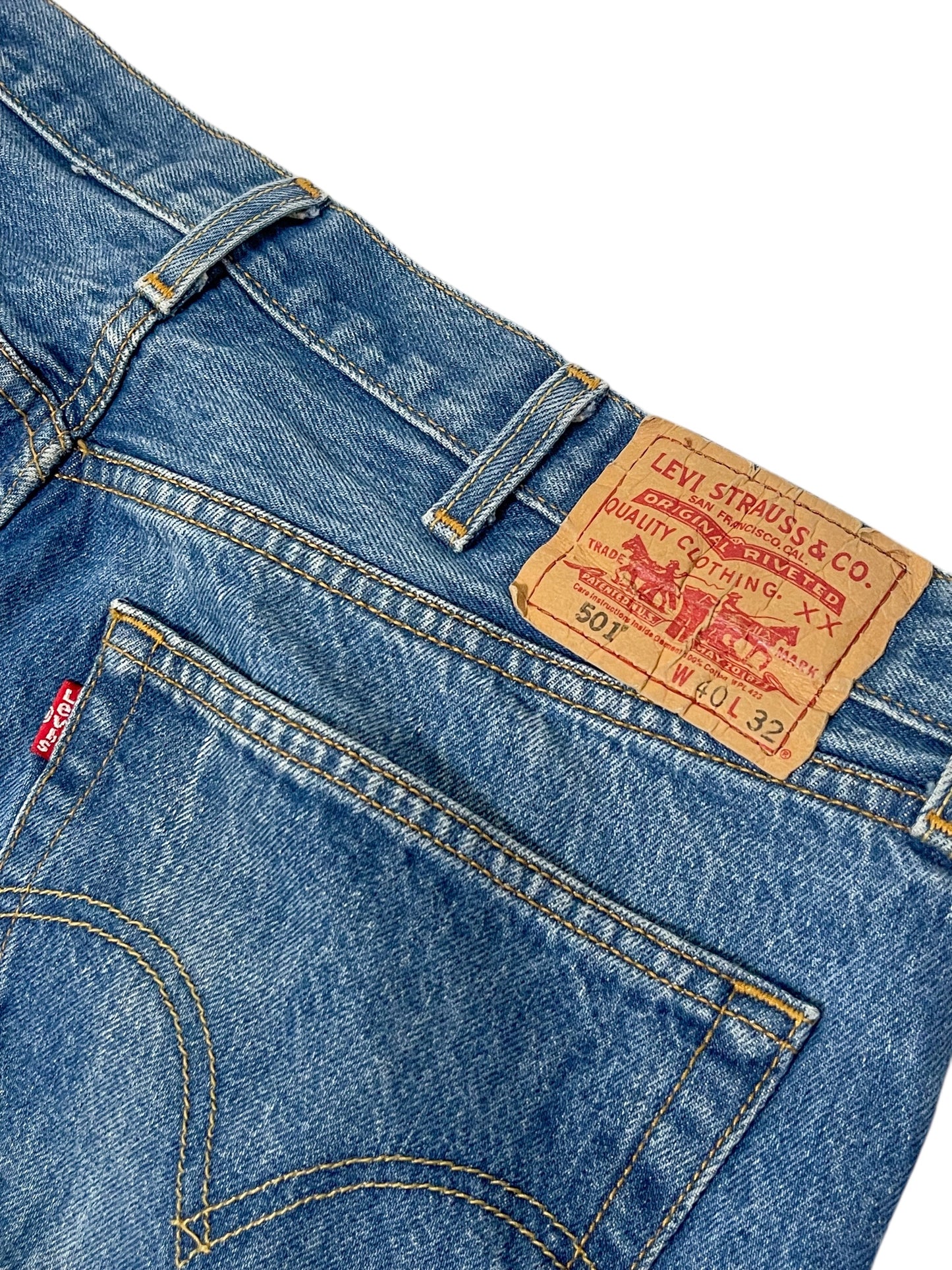 Levi’s 501 Medium Wash Denim Jeans (1X)