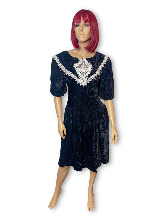 80’s Jamie Black Velvet Goth Victorian Dress (XS/S)