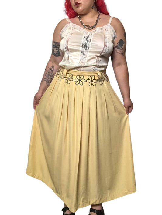 80’s/90’s Michael & Company Pale Yellow Pleated Midi Skirt (2X)
