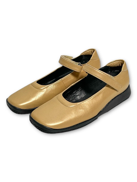 Vintage Gold Leather Mary Janes (7/7.5)