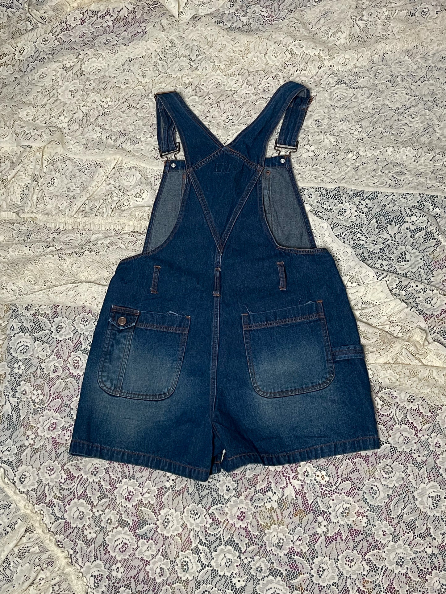 90’s/Y2K Dark Wash Denim Short Overalls (M)