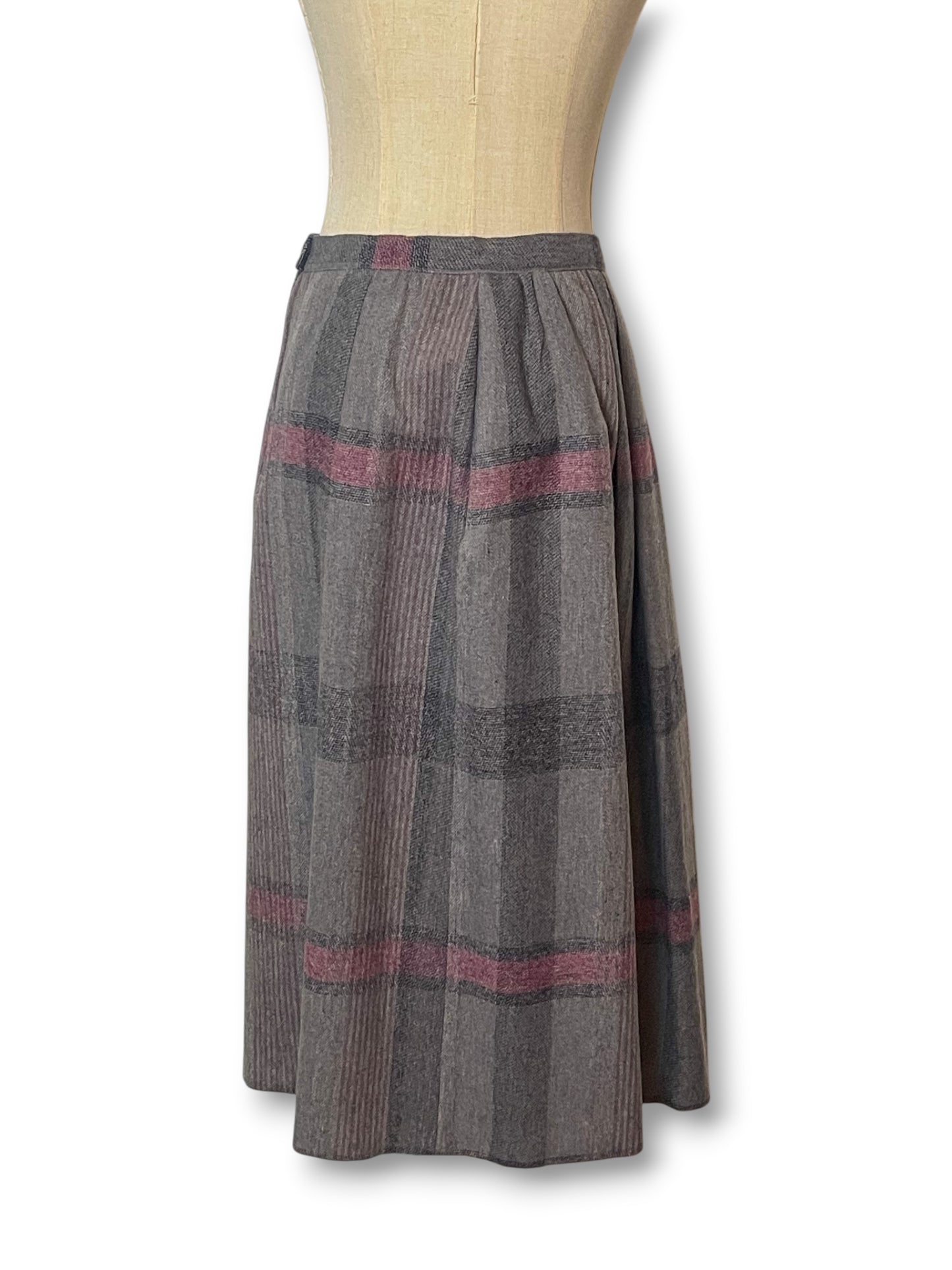 80’s Plaid Pleated Skirt (S/M)