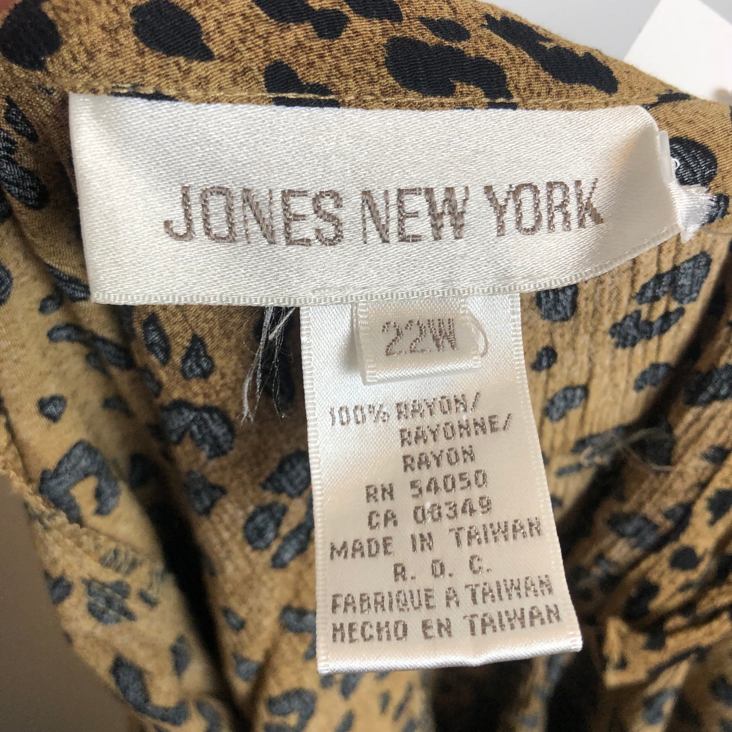 90’s Jones New York Leopard Print Long Sleeve Shirt (3X)