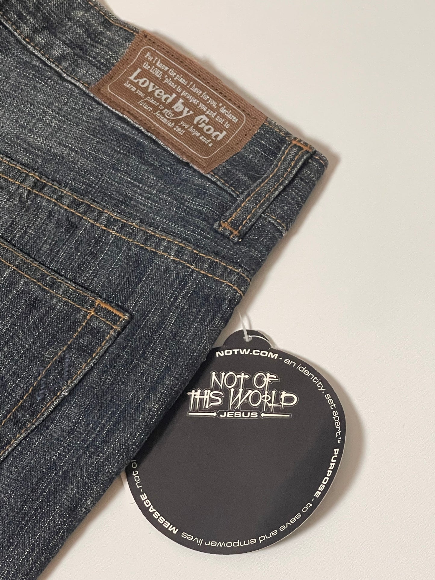 Deadstock Y2K Medium Wash Denim Jeans (M)