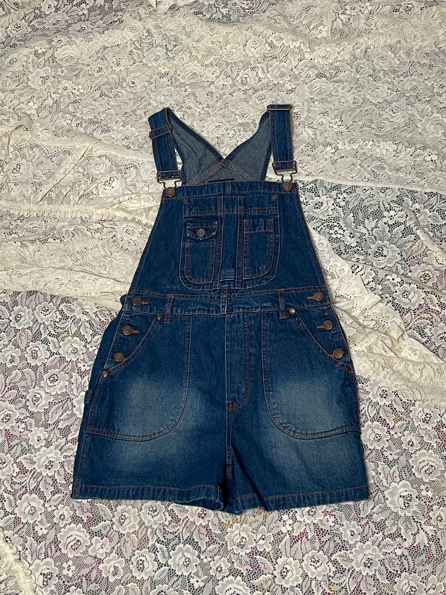 90’s/Y2K Dark Wash Denim Short Overalls (M)