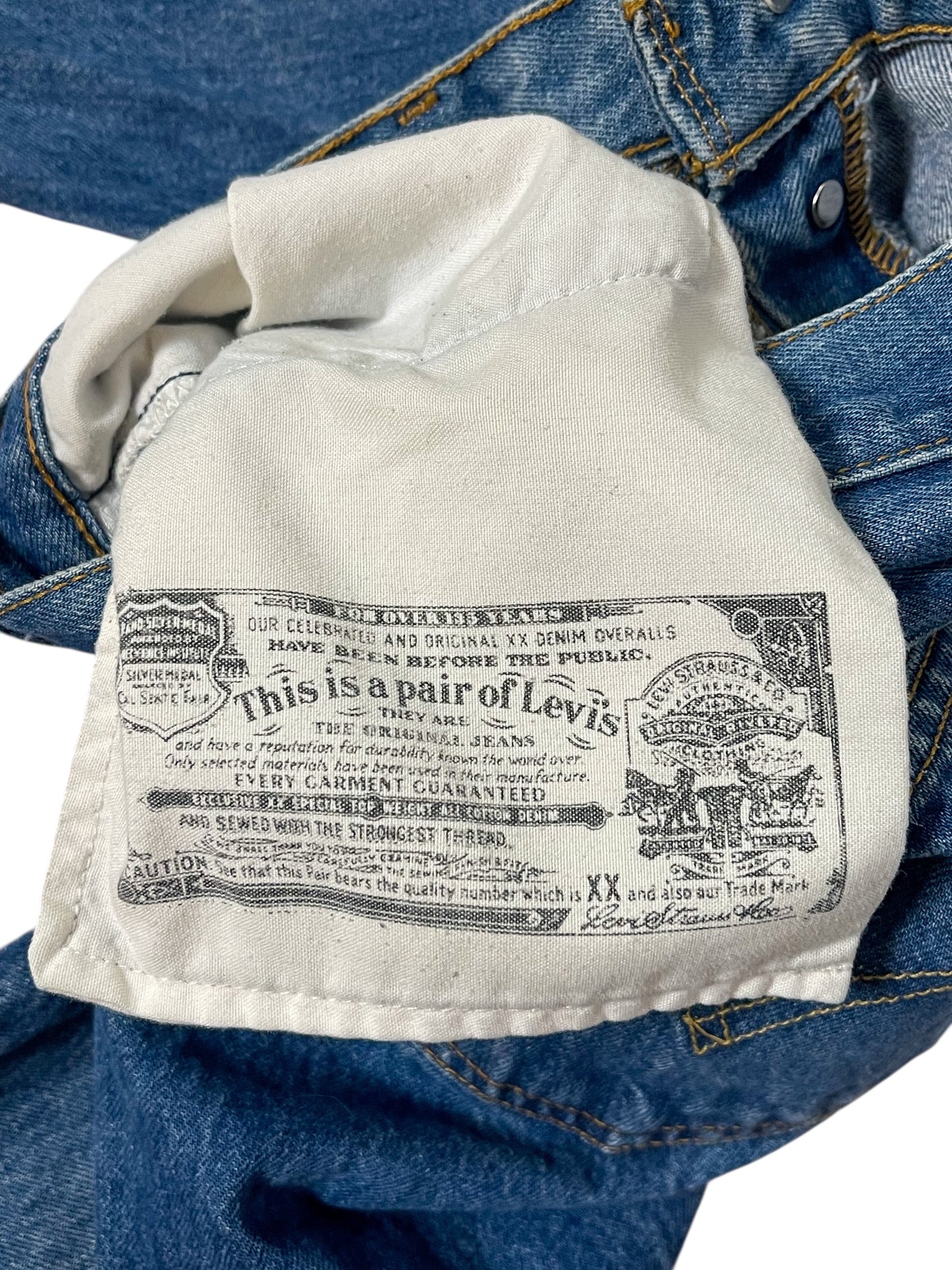 Levi’s 501 Medium Wash Denim Jeans (1X)