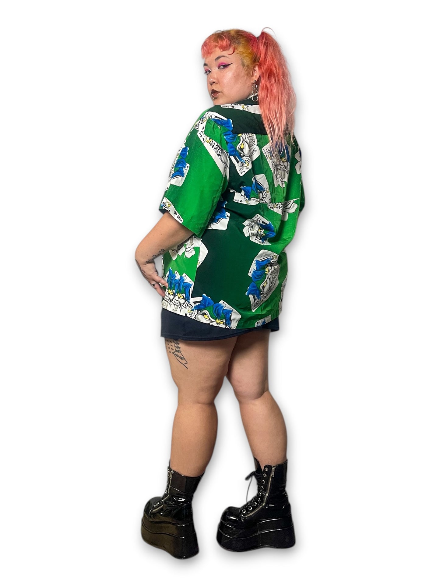 90’s Graphic Print Button Down Shirt (1X/2X)
