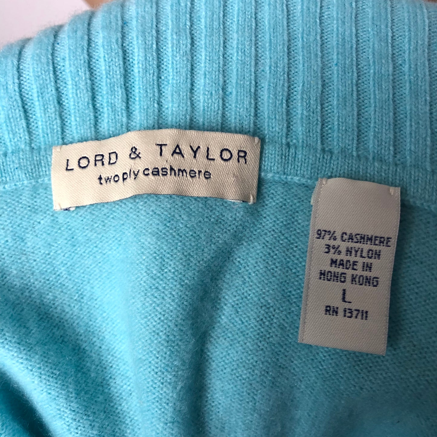 90’s/Y2K Lord & Taylor Turquoise Blue Cashmere Sweater (L)