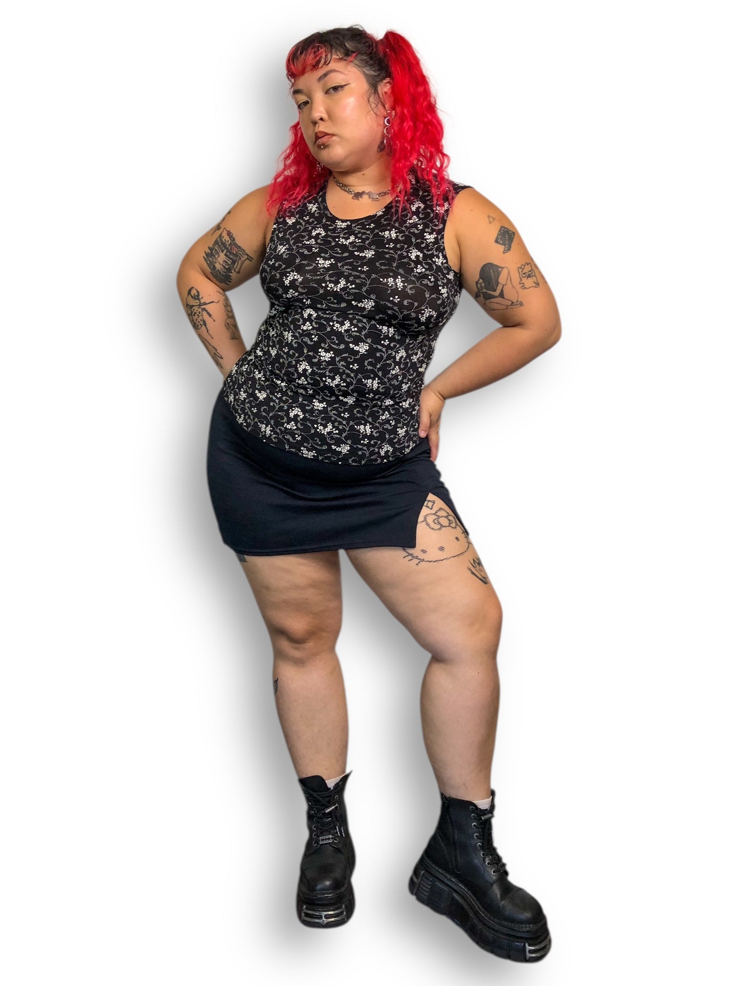 90’s Susan Lawrence Black and White Floral Tank Top (L/XL)