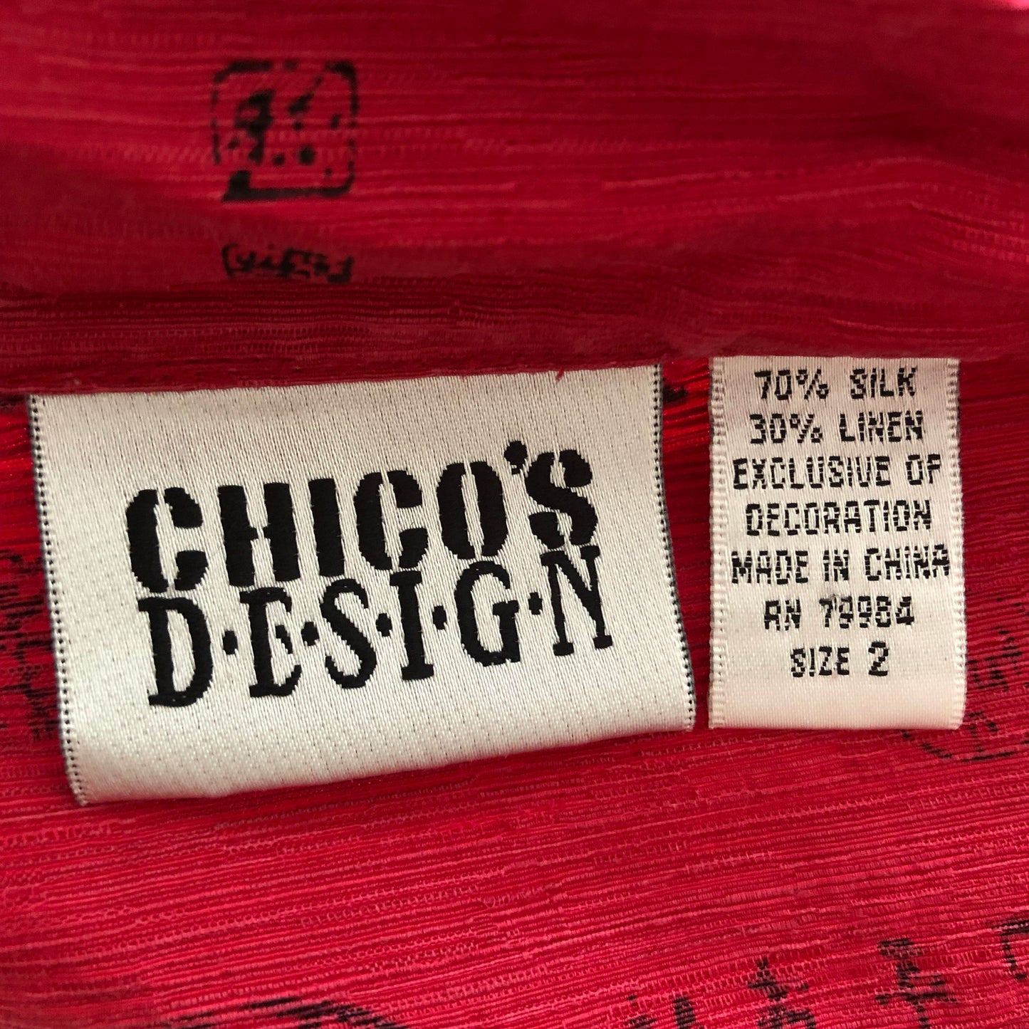 90’s Chico’s Red Japanese Kanji Print Blouse (XL/2X)