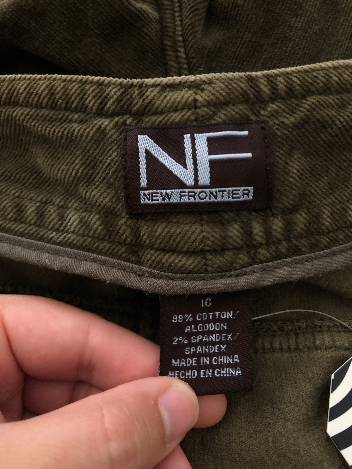 90’s/Y2K New Frontier Olive Green Corduroy Pants (XL)