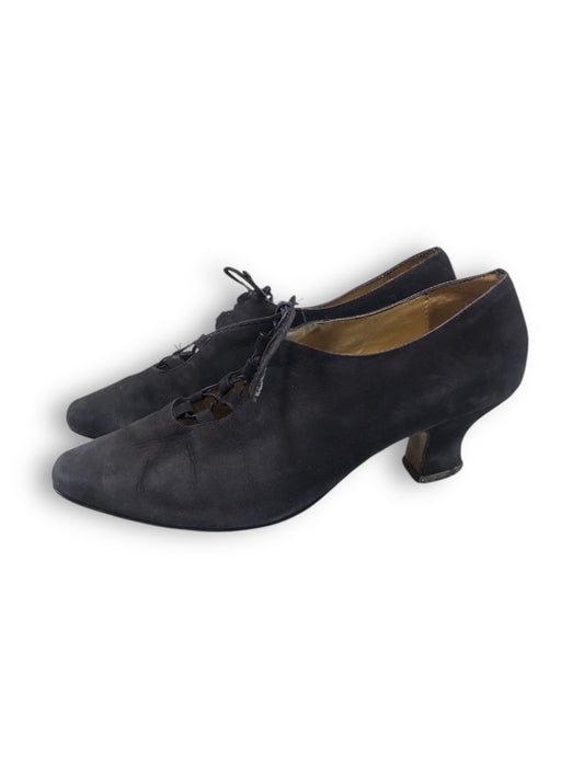 80’s/90’s Premier Black Suede Heels (7.5)