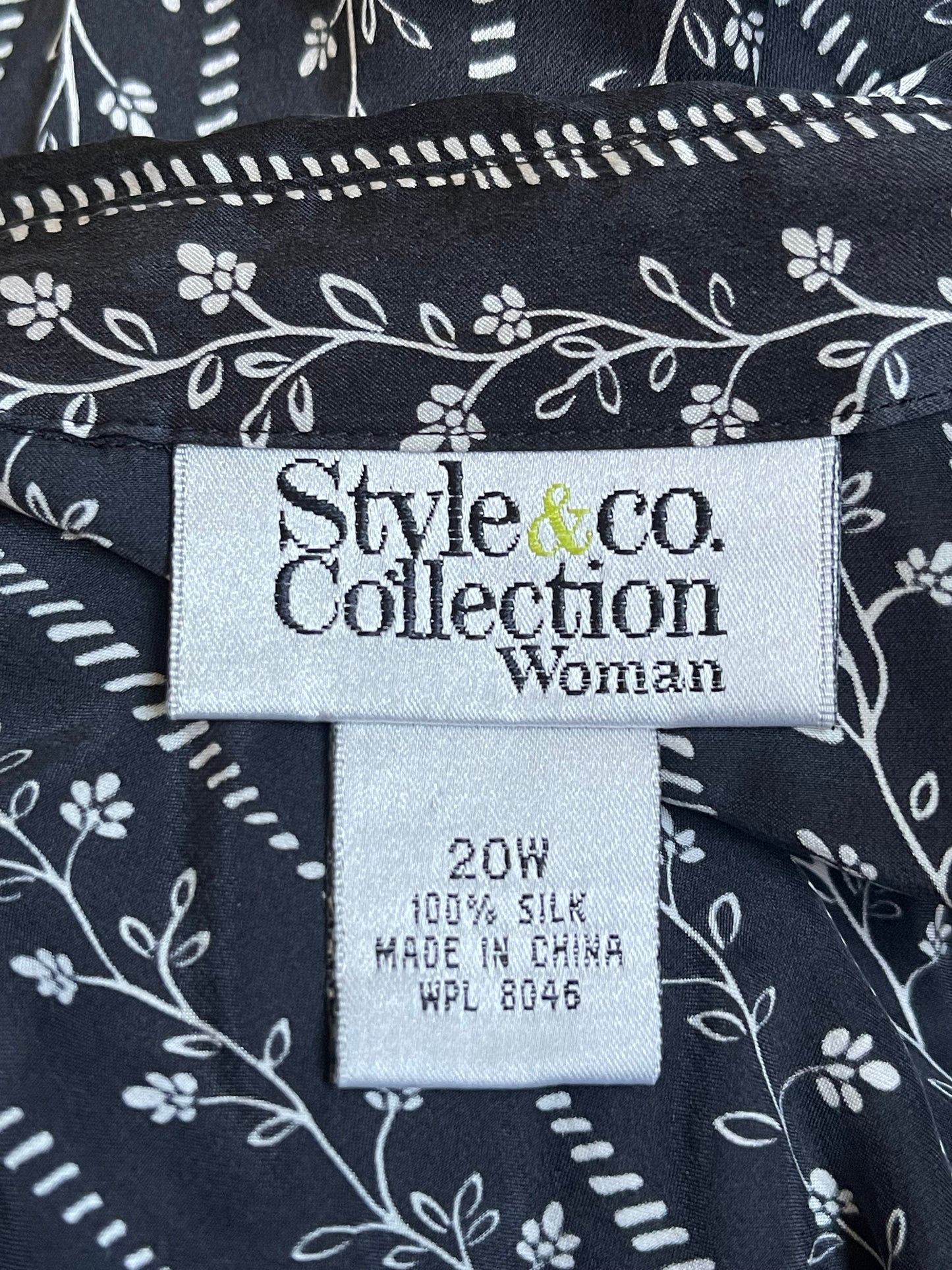 90’s/Y2K Style & Co Black and White Floral Print Blouse (3X)