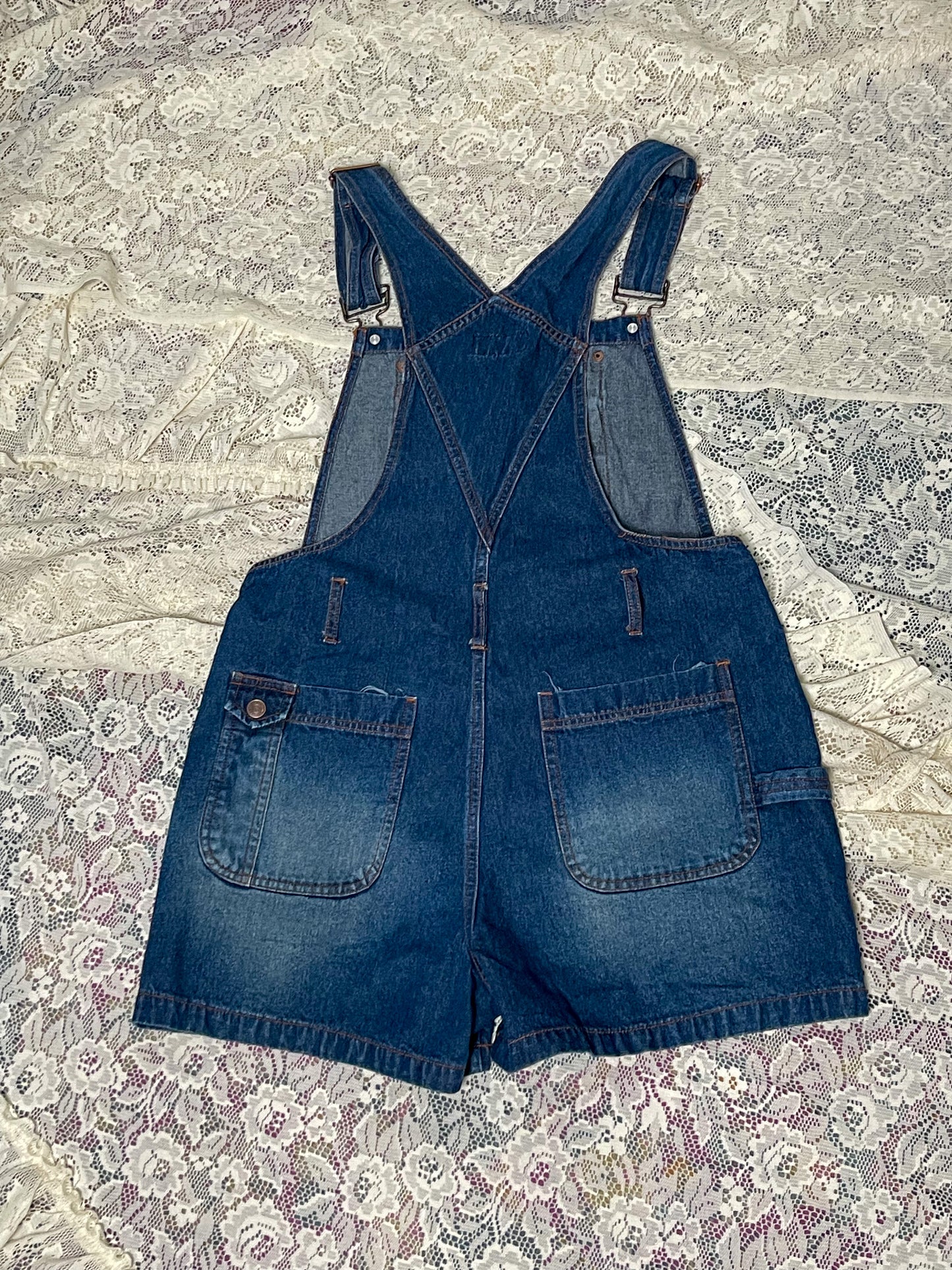 90’s/Y2K Dark Wash Denim Short Overalls (M)