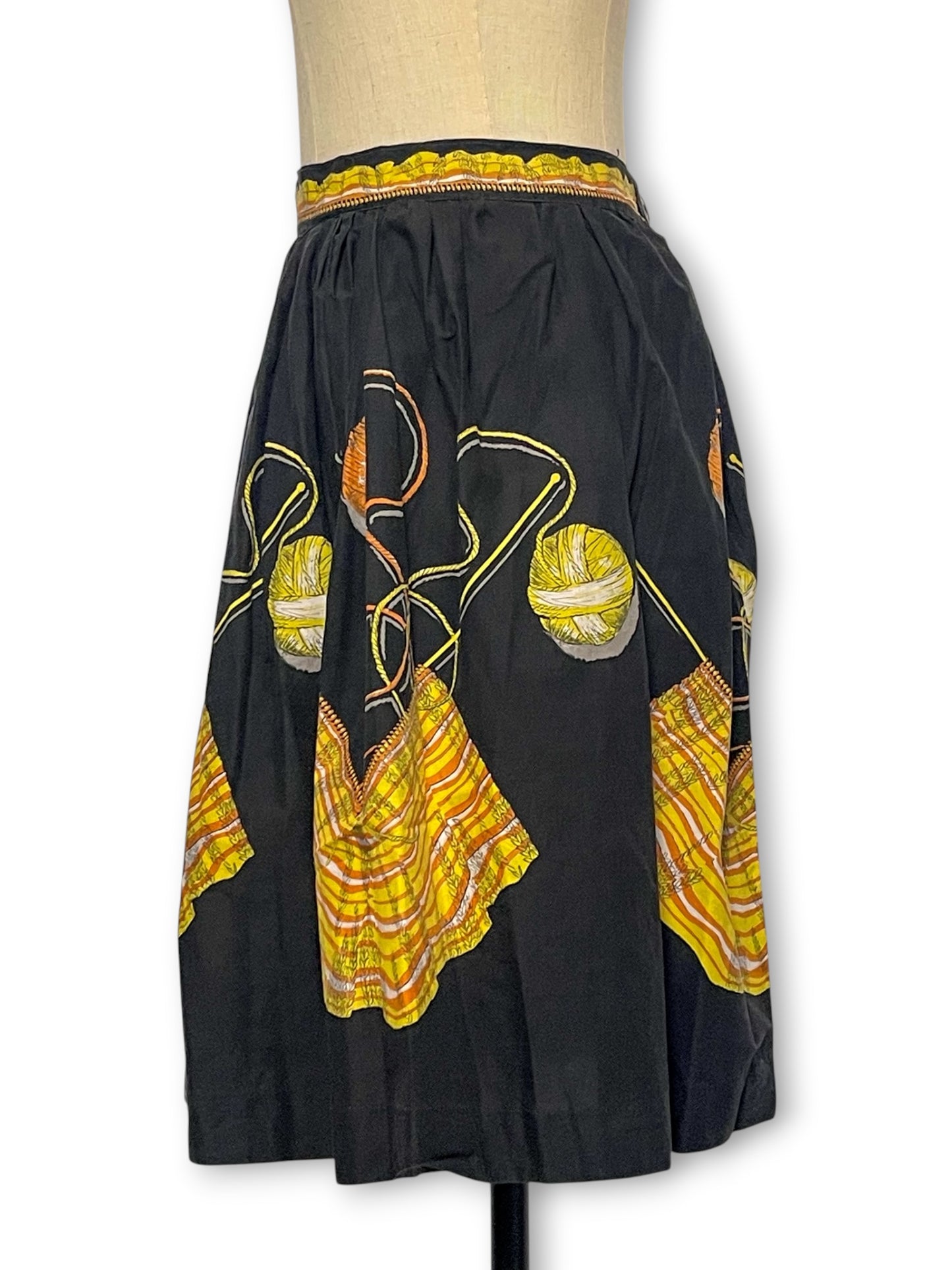 Vintage Kitschy Print Circle Skirt (S)