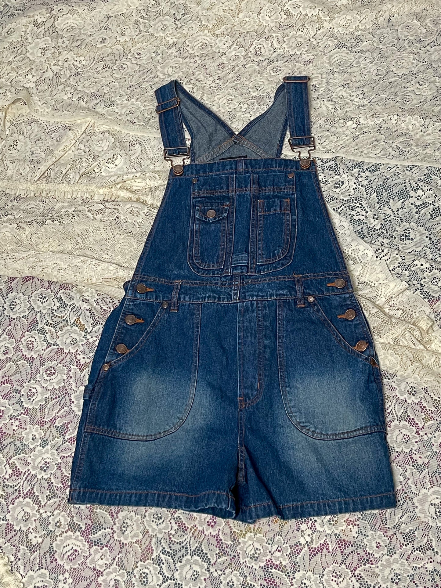 90’s/Y2K Dark Wash Denim Short Overalls (M)