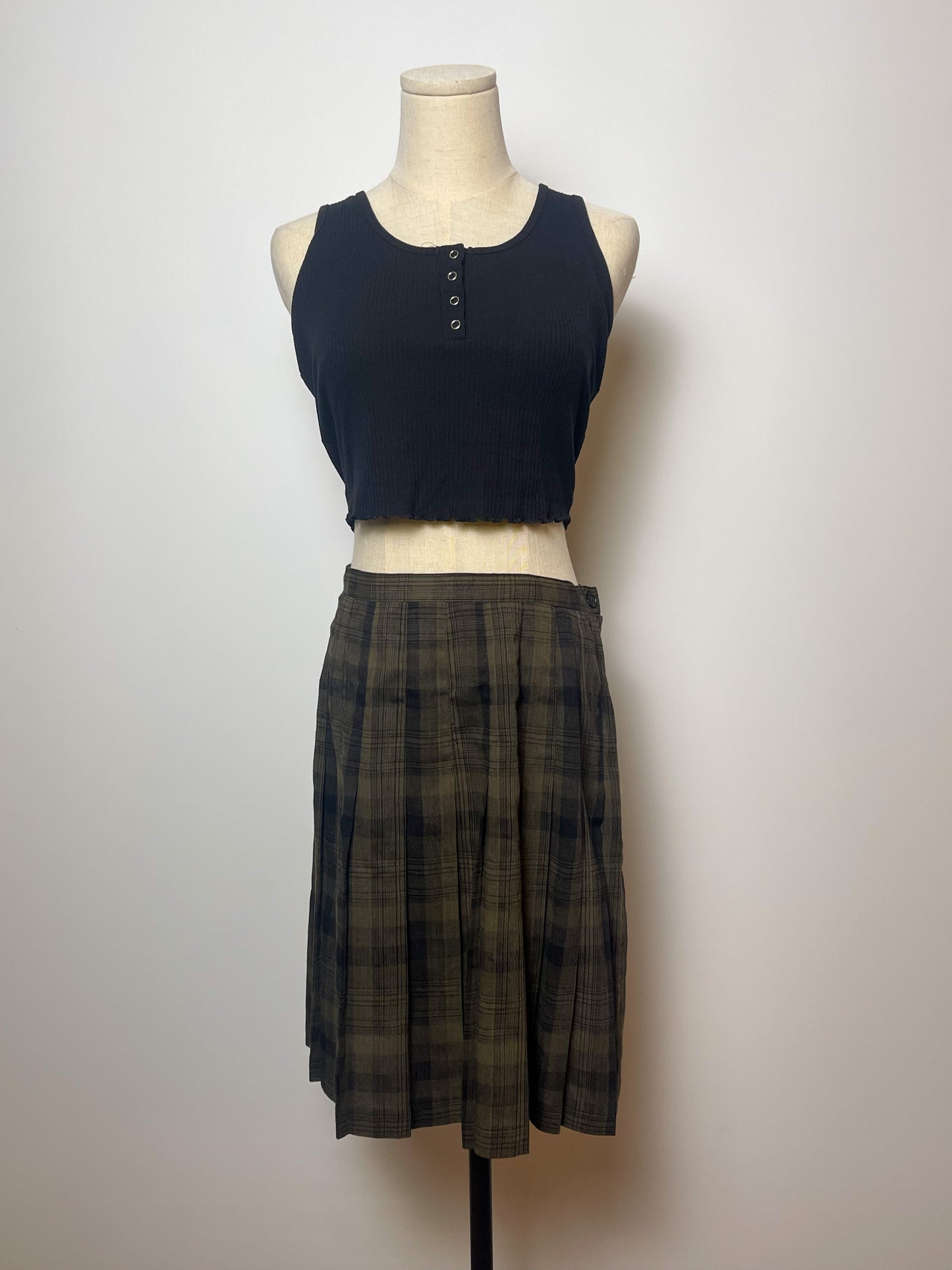 90’s Grunge Plaid Pleated Skirt (M/L)