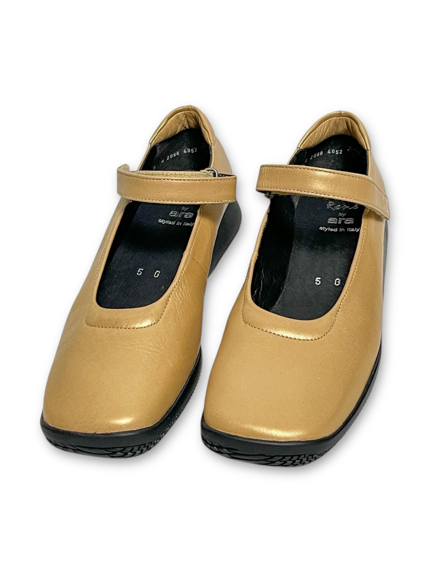 Vintage Gold Leather Mary Janes (7/7.5)